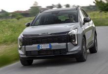 Kia Sportage Tri-Fuel Black Edition su strada