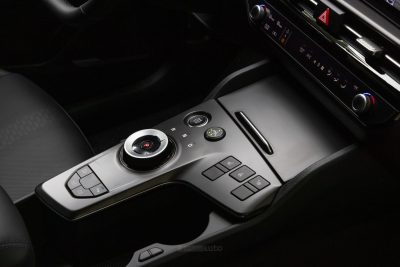 Kia Sportage Tri-Fuel Black Edition comandi console centrale