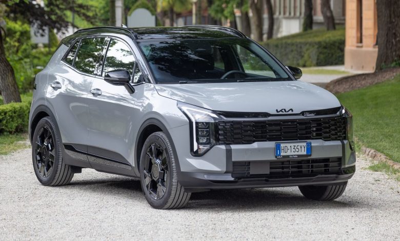 Kia Sportage Tri-Fuel Black Edition anteriore 3/4