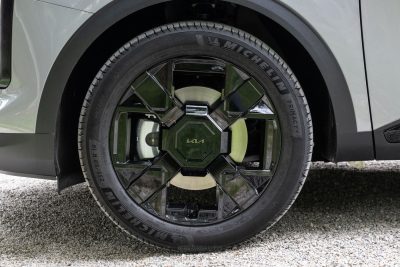 Kia Sportage Tri-Fuel Black Edition cerchi da 19"