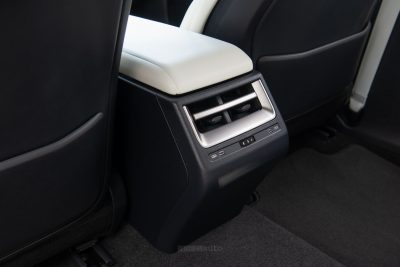 Lexus ES 350e Premium prese USB-C fila posteriore