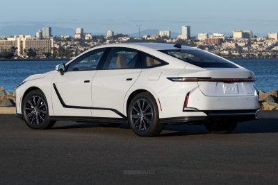 Lexus ES 350h Premium Plus posteriore 3/4