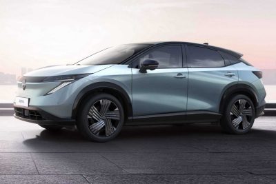 Nuova Nissan Ariya 2026 anteriore 3/4