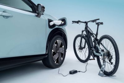 Nuova Nissan Ariya 2026 funzione di ricarica V2L