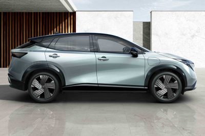 Nuova Nissan Ariya 2026 laterale