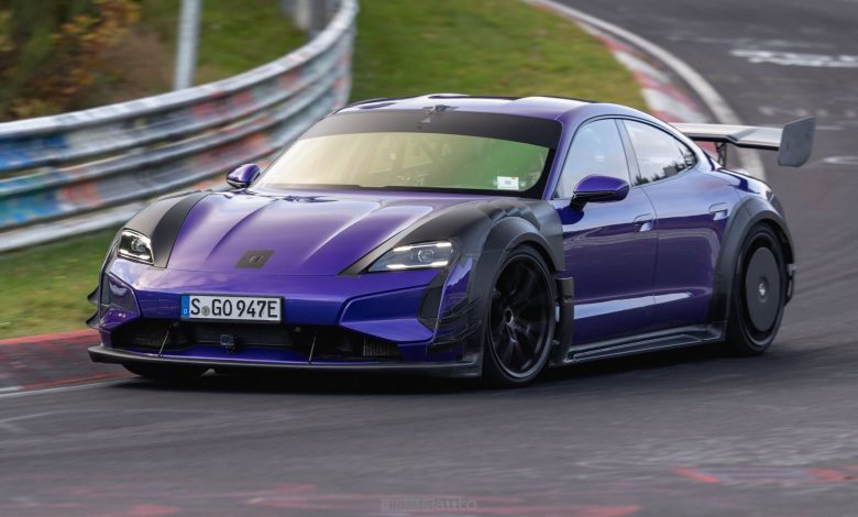 Porsche Taycan Turbo GT con Weissach Package e kit Manthey
