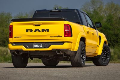 Ram 1500 Rumble Bee SRT posteriore 3/4