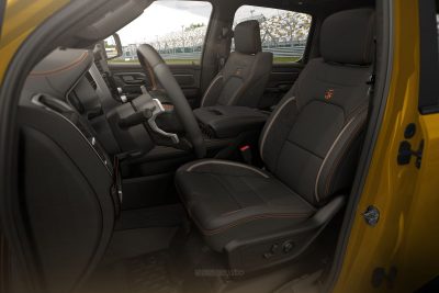 Ram 1500 Rumble Bee SRT sedili anteriori