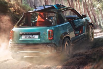 Renault 4 JP4x4 Concept in azione sullo sterrato