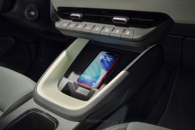 Skoda Epiq vano per la ricarica wireless dello smartphone