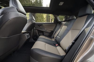 Toyota bZ4X Touring sedili posteriori