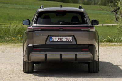 Toyota bZ4X Touring posteriore