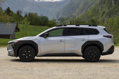 Toyota bZ4X Touring laterale
