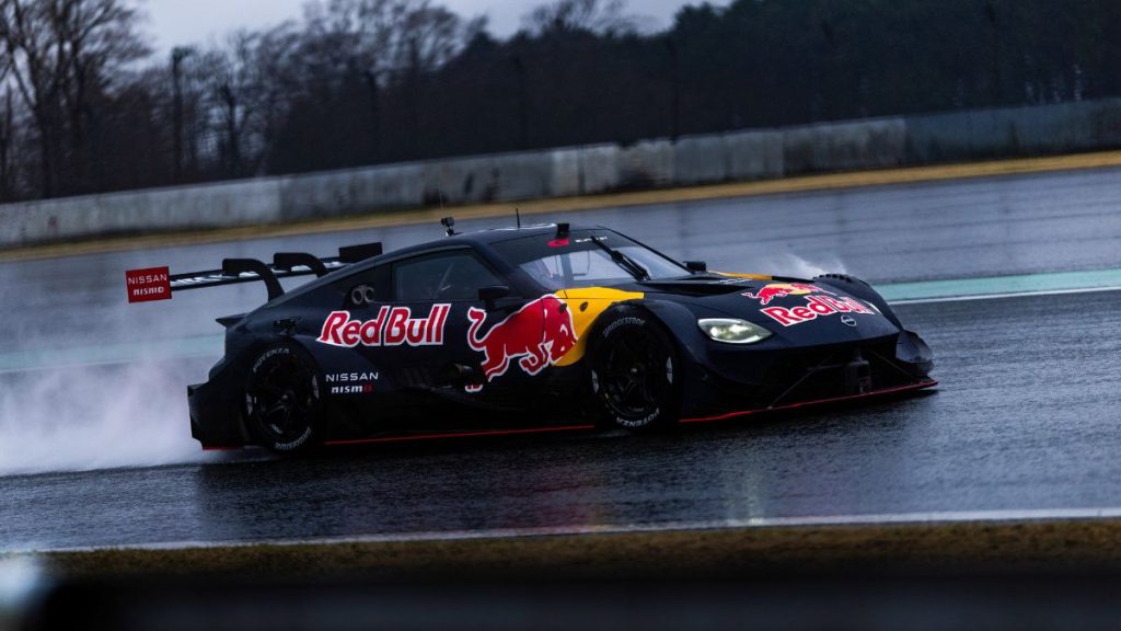 Max Verstappen al Fuji Speedway su Nissan Z Nismo del Super GT