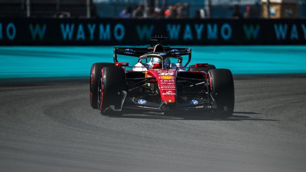 Charles Leclerc sulla Ferrari SF-26 terzo al termine delle qualifiche a Miami