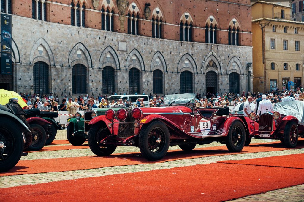 1000 Miglia 2026 con oltre 400 auto storiche provenienti da 33 Paesi