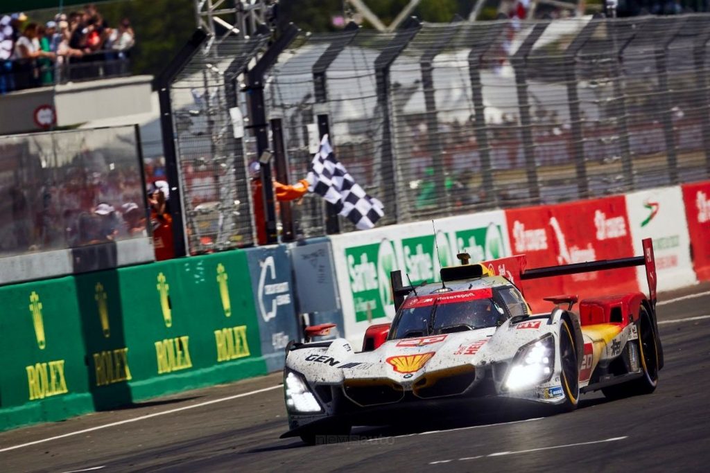 BMW M Hybrid V8 #20 al 2° posto sul podio della 24 Ore di Le Mans 2026
