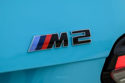 BMW M2 M xDrive logo portellone posteriore