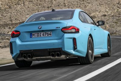 BMW M2 M xDrive su strada