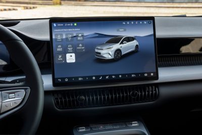 BYD Dolphin G DM-i display infotainment