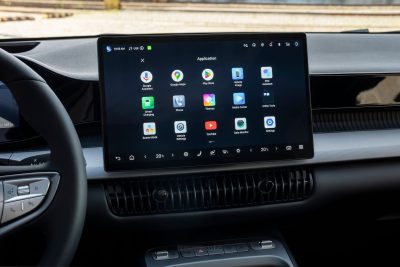 BYD Dolphin G DM-i Android Auto display infotainment