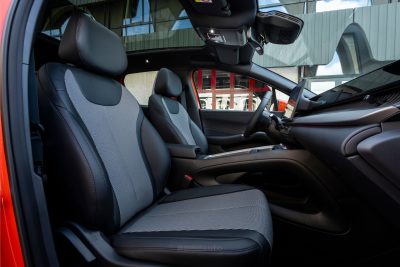 BYD Dolphin G DM-i sedili anteriori