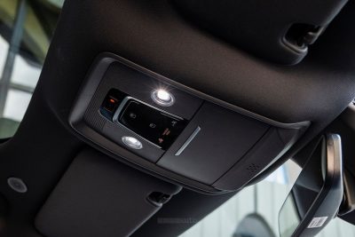 BYD Dolphin G DM-i plafoniera cielo abitacolo