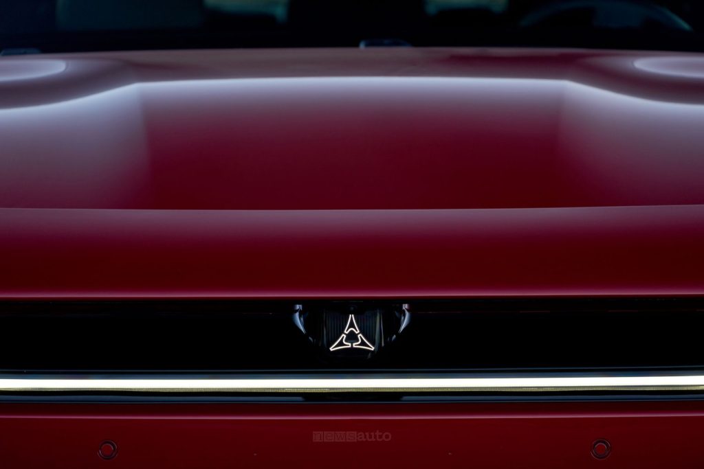 Dodge Charger Daytona R/T logo griglia anteriore