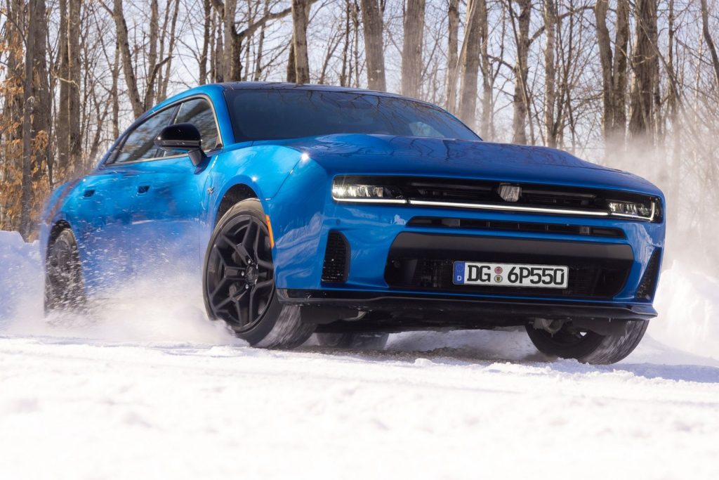 Dodge Charger Sixpack R/T in azione su strada