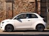 Fiat 500 Hybrid Cabrio Dolcevita su strada