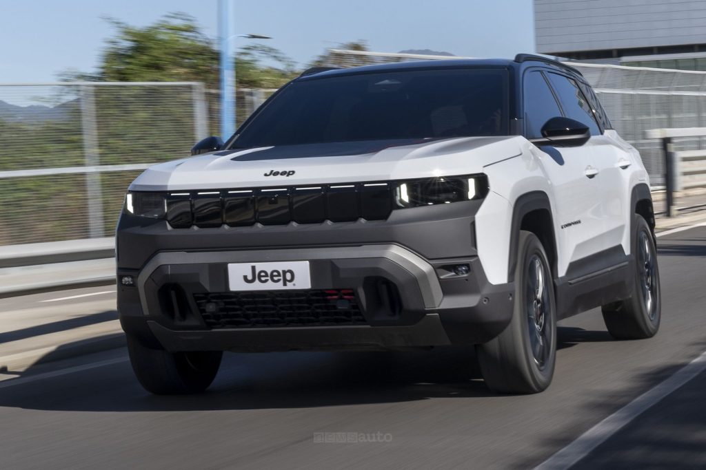 Jeep Compass 4xe su strada