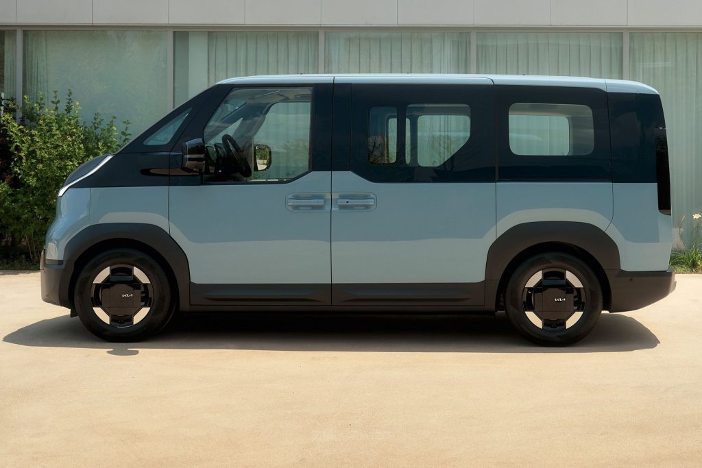 Kia PV5 Passenger con configurazione a 7 posti