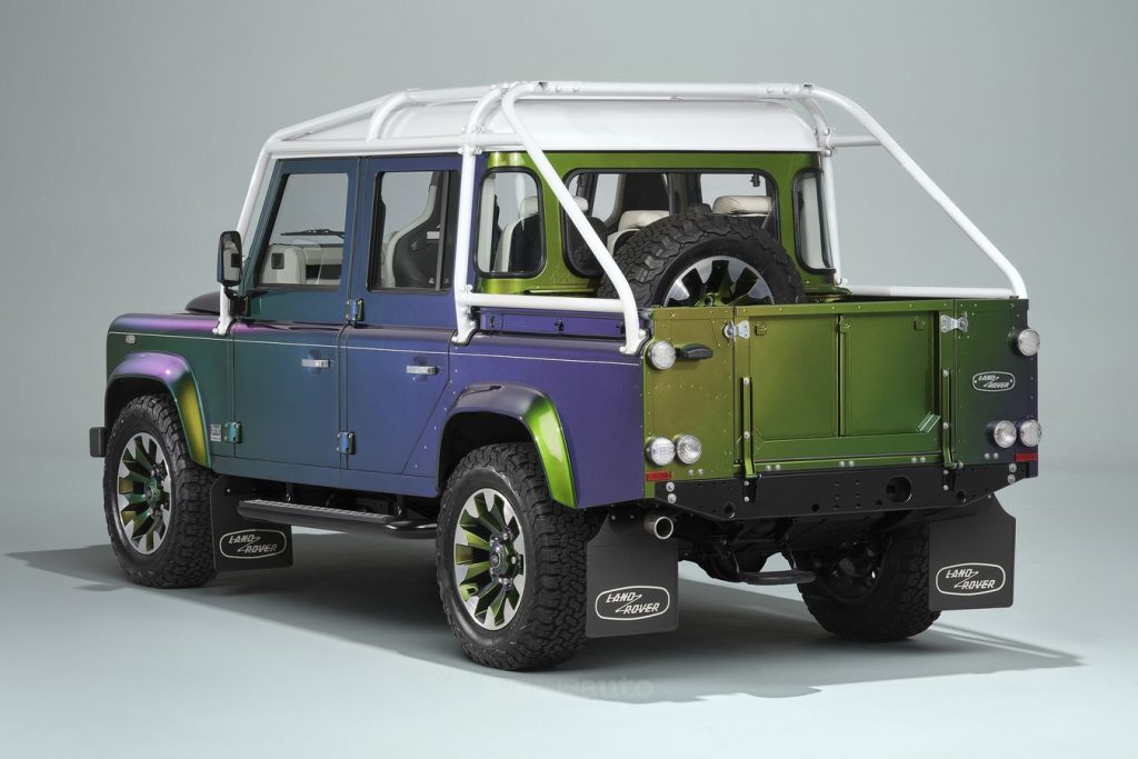 Land Rover Classic Defender V8 110 Double Cab Pick-up