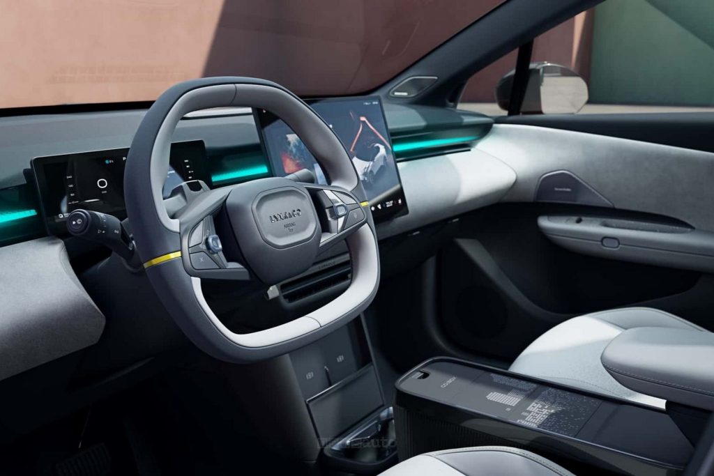 Lynk & Co 02 volante abitacolo