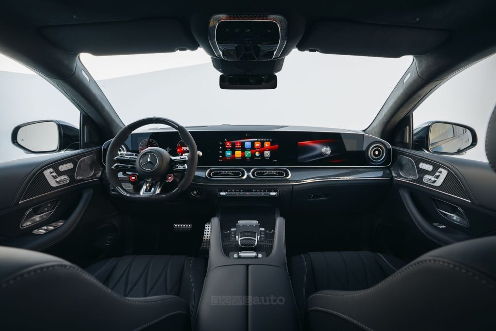 Mercedes-AMG GLE 63 S 4Matic+ Coupé plancia abitacolo