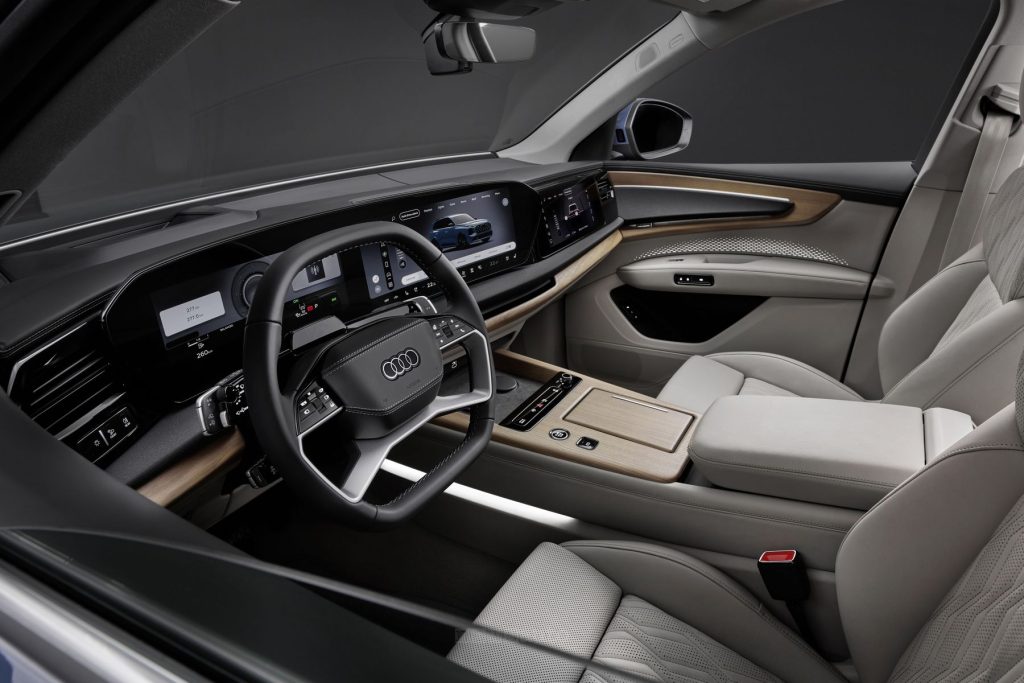Audi Q7 abitacolo
