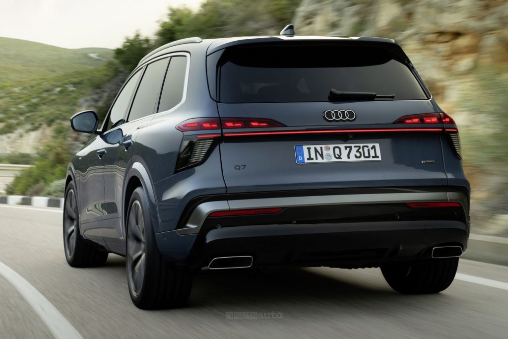 Audi Q7 su strada