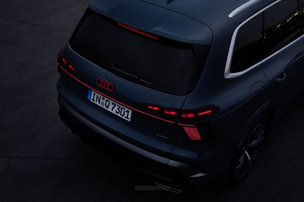 Audi Q7 firma luminosa posteriore