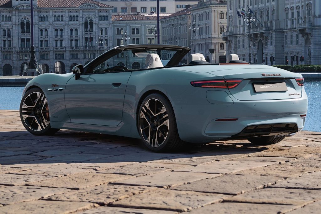 Nuova Maserati GranCabrio Folgore posteriore 3/4