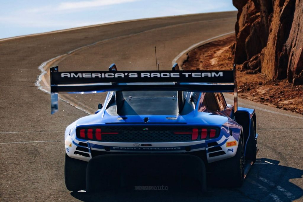 Romain Dumas, al volante della Ford Super Mustang Mach-E, ha ottenuto il miglior tempo alla Pikes Peak 2026