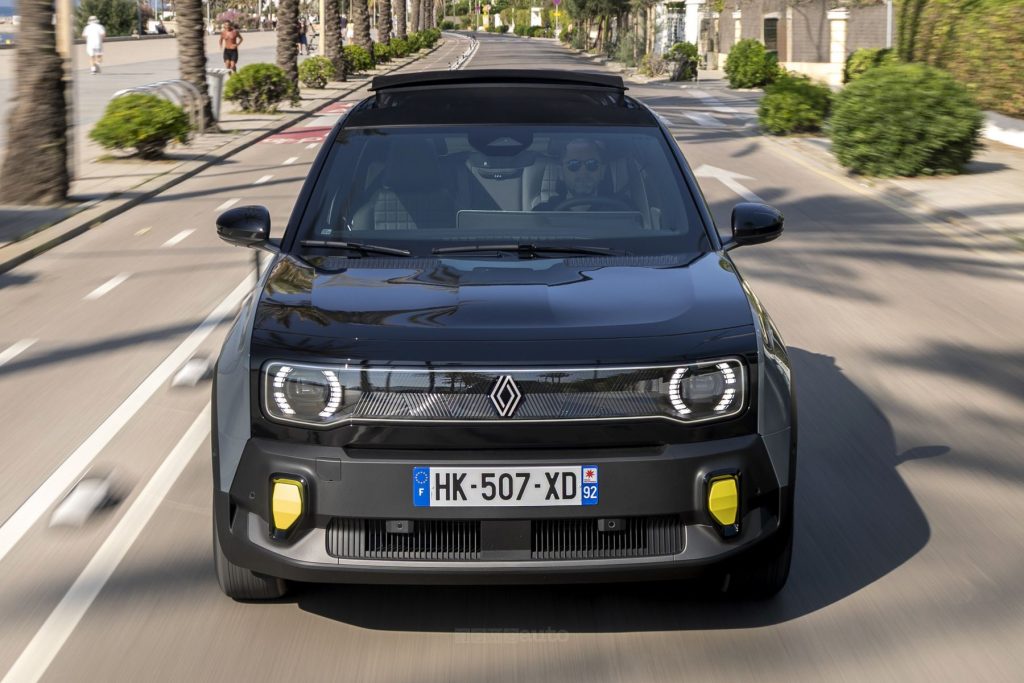 Renault 4 Plein Sud Icons su strada