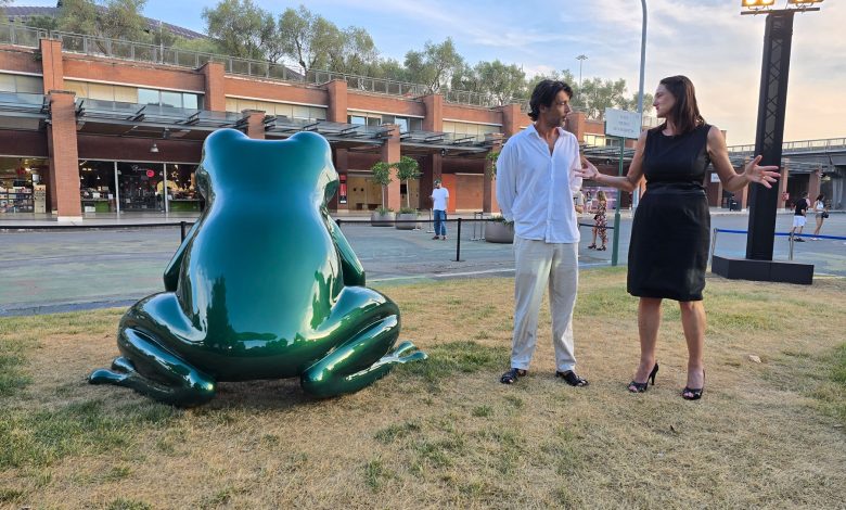 L'artista Marcantonio alla presentazione della House of Frog a Roma