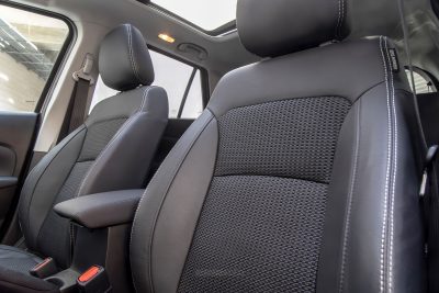 Suzuki S-Cross Hybrid sedili anteriori