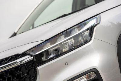 Suzuki S-Cross Hybrid faro anteriore