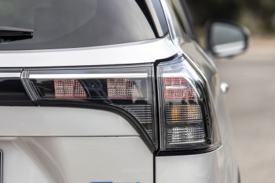 Suzuki S-Cross Hybrid faro posteriore