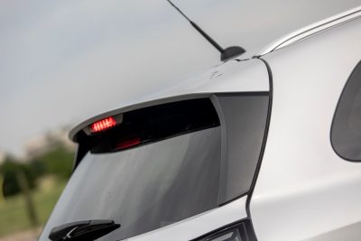 Suzuki S-Cross Hybrid terzo stop, spoiler posteriore