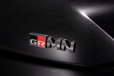 Toyota GRMN Corolla logo portellone posteriore