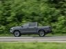 Toyota Hilux BEV su strada