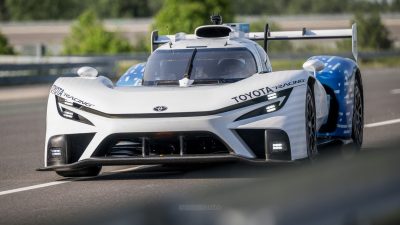 Toyota TR LH2 Racing Prototype in pista