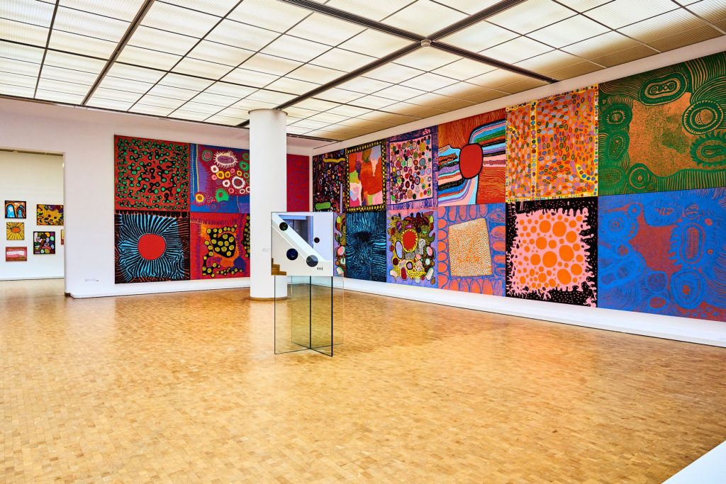 L’opera di Yayoi Kusama al Museum Ludwig di Colonia, in collaborazione con Mazda